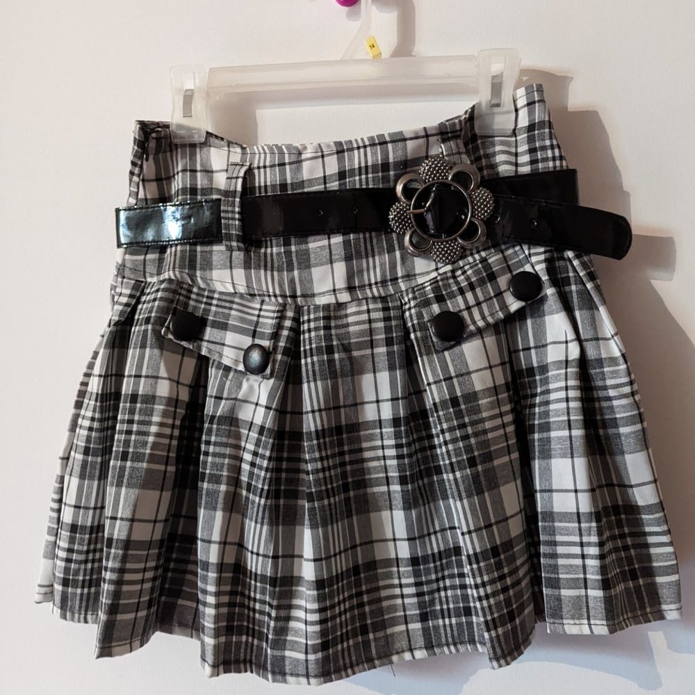 Adorable skirt with belt-NWOT